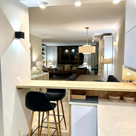 Playamar By The - Pool - Parking Apartment